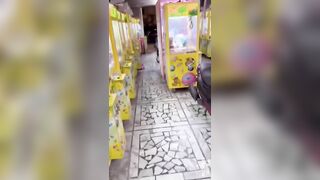 Vl,gọi phụ huynh lên nhắc nhở mà cô bú cu PHHS ngay giữa phòng học là sao?