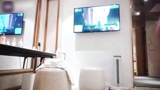quay lén trong nhà tắm công cộng các em gái non ngon ngọt. 2