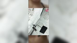 E gái lồn múp thủ dâm 3