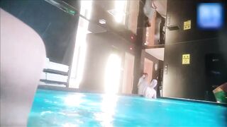 quay lén bể tắm công cộng ở trung quốc toàn những em gái xinh đẹp.