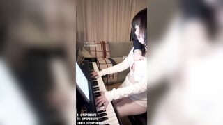 khốn nạn gái xinh thuê gia sư về dạy học đánh đàn thì bị gia sư địt tung lồn