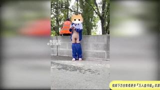 em gái nghiện BDSM thích khỏa thân nơi công cộng 20.