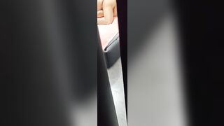 [quay lén] ngủ muộn suống nhà uống nước bắt gặp bố mẹ địt nhau .