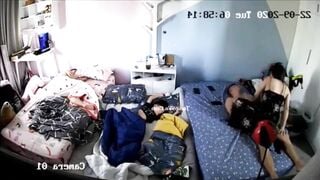 Hack cam vợ dâm địt bên cạnh con ngủ