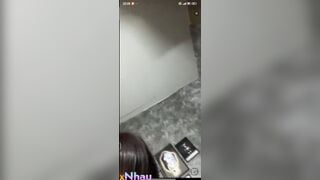 Nìi 2ka9 Của anh em, Show Vú Móc lồn