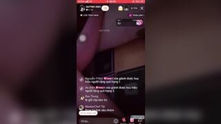 Trả kèo PK tóp tóp thanh niên bạo gan móc lồn vợ đg nằm ngay trên sóng livetream