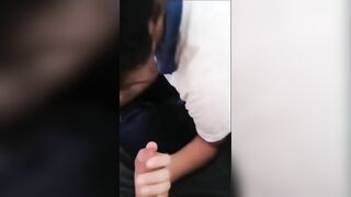 Cho con bạn thân sục cặc bú cu dâm đãng kích thích ở cầu thang