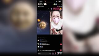 E gái xinh thua kèo PK tóp tóp nên show hàng cpublic trên live cho mn xem p2