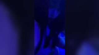 múa lửa trong quán karaoke toàn các em xinh tươi