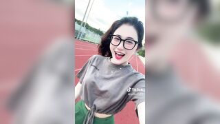 Đã minhon rồi mà còn răng khểnh nhìn là muốn xxx