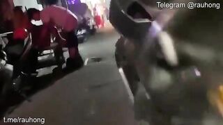 Cặp đôi Tây lông k biết vì sao mà hứng quá cởiđồ địt nhau ngay trg hẻm khi du lịch VN