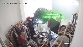 Hack Camera Em Gái Chủ Shop Bị Người Quen Leak Video Thay Đồ Live Bán Hàng