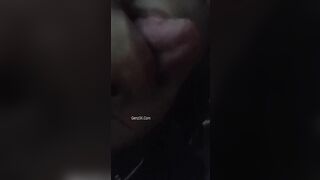 Thủ dâm cho anh ny mà ko thấy dưa chuột,eg dùng luôn cây son đút vào lồn