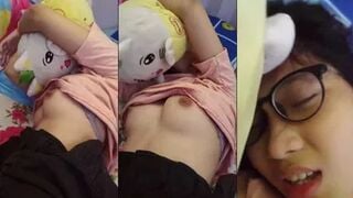 PHÁ TRINH EM VK MỚI LỚN 2K10 TẠI PHÒNG TRỌ TRÊN HÀ NỘI ĐẦY ĐAU ĐỚN 2