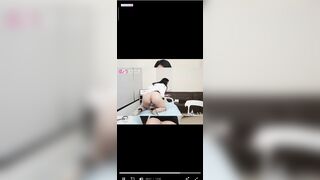 Bác sĩ tình dục Thủ Dâm Móc lồn trên giường bệnh nhân đái ra sàn 3