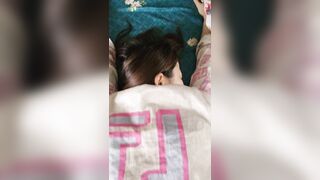 vừa địt vừa vỗ đo mông bé sinh viên loli
