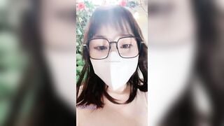 Em idol QQLive HL Yuna9x show lồn trong quán cafe mà nứng qua dụ em nhân viên phục vụ