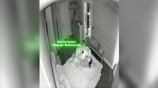 Hack Camera Vừa Địt Vợ Vừa Xem Điện Thoại