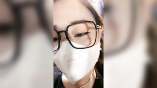 Em idol QQLive HL Yuna9x không mặc đồ lót show hàng thủ dâm trong quán cafe xong lại