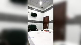 Em idol QQLive HL Yuna9x không mặc đồ lót show hàng thủ dâm trong quán cafe xong lại