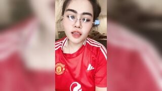 Gái dâm chubby đeo kính mặt dâm vú to lồn múp thủ dâm kích thích