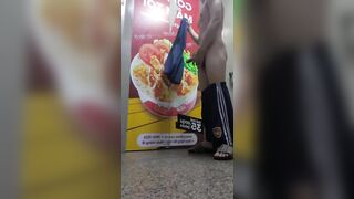 Nưng quá ra ngoài sục