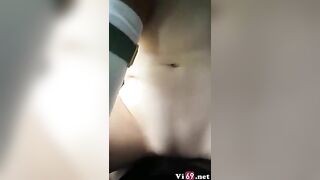 Dịch vụ đi kèm giúp khách giải toả cơn nứng khách thì nhấp còn bác tài thì bóp vú