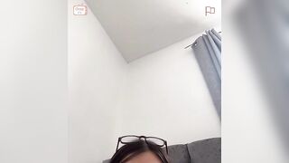 Ometv rau vú khủng và cọ trang điểm