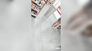 Grab biến thái vừa giao hàng vừa quay lén dưới váy các e xinh 1 công đôi việc p2