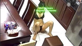 Hack Camera Chị Máy Bay Dâm Vừa Rửa Bát Vừa Call Sex Với Trai Trẻ