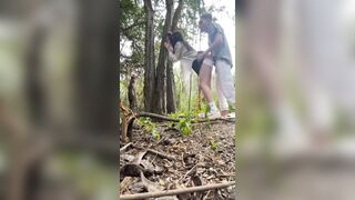 Làm tình nơi công cộng khiến em kích thích 2