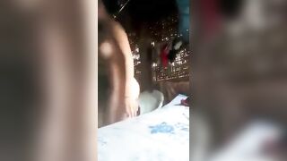 Em gái xinh vú to lồn múp khoe hàng thủ dâm trong túp lều tranh