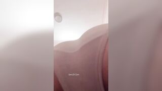Gái teen sáng làm gái ngoan tối live show lồn còn banh ra cho mn quay xem rõ hơn