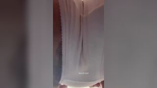 Gái teen sáng làm gái ngoan tối live show lồn còn banh ra cho mn quay xem rõ hơn