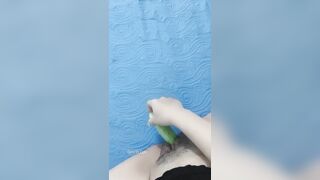 Teen 2ka9 móc cua chán liền trải nghiệm dùng dưa chuột bự thủ dâm