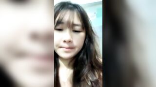 bé nành xinh vãi còn dâm nữa