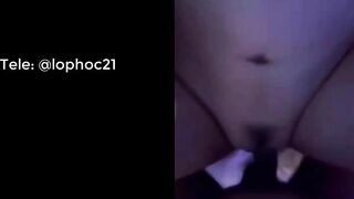 Làm khó e KTV mới vào nghề rối cưỡng ép em phục vụ ngay tại sảnh chính bar