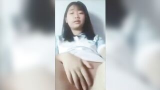 Em học sinh 2k8 lồn non thủ dâm móc lồn khi ở nhà một mình