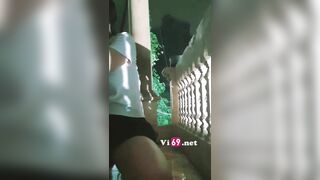 ĐỊT CON EM VK *** NGOÀI BAN CÔNG NHÀ VK