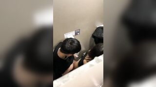 Học sinh trung quốc học nhóm thế này đây 😂