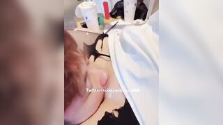 Bú cái lồn non không lông nhiêu nước hàng ngon dâm đãng