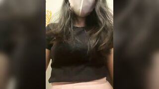 Em cởi quần thì bị nhân viên bắt gặp đuổi ra khỏi quán 3