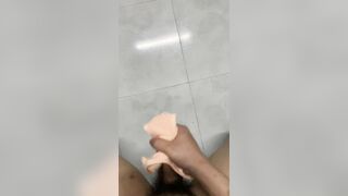 Sục Hết Sức Mình Với Quần Lót Em Hàng Xóm Mình Dây