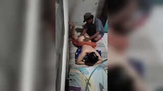 Chồng làm xa, vợ nứng lồn thuê xe ôm về địt