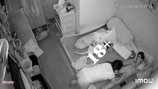 Hack cam cảnh vợ siêu đẹp tự nguyện tự cởi quần quyến rũ chồng chịch quá hấp dẫn