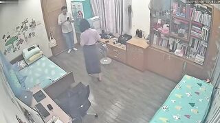Hack cam chị gái ngoại tình dắt trai về nhà địt cởi quần banh lồn chu đít hụp nude