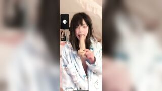 Nứng lồn gọi bạn trai chat sex thử dâm nát lồn
