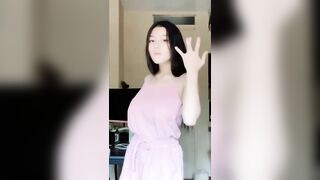 Full 5 clip Hồng Nhung 09 Mặt non thủ dâm djt lồn non không lông rên rỉ