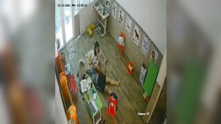Hack cam cận cảnh học sinh cấp 2 bỏ việc học nhóm học làm chuyện vợ chồng