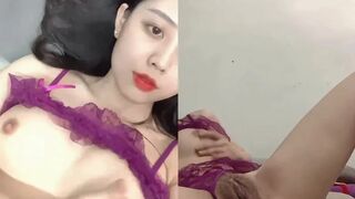 Uyên thảo xinh dâm show hàng kiếm thêm tiền đóng học phí